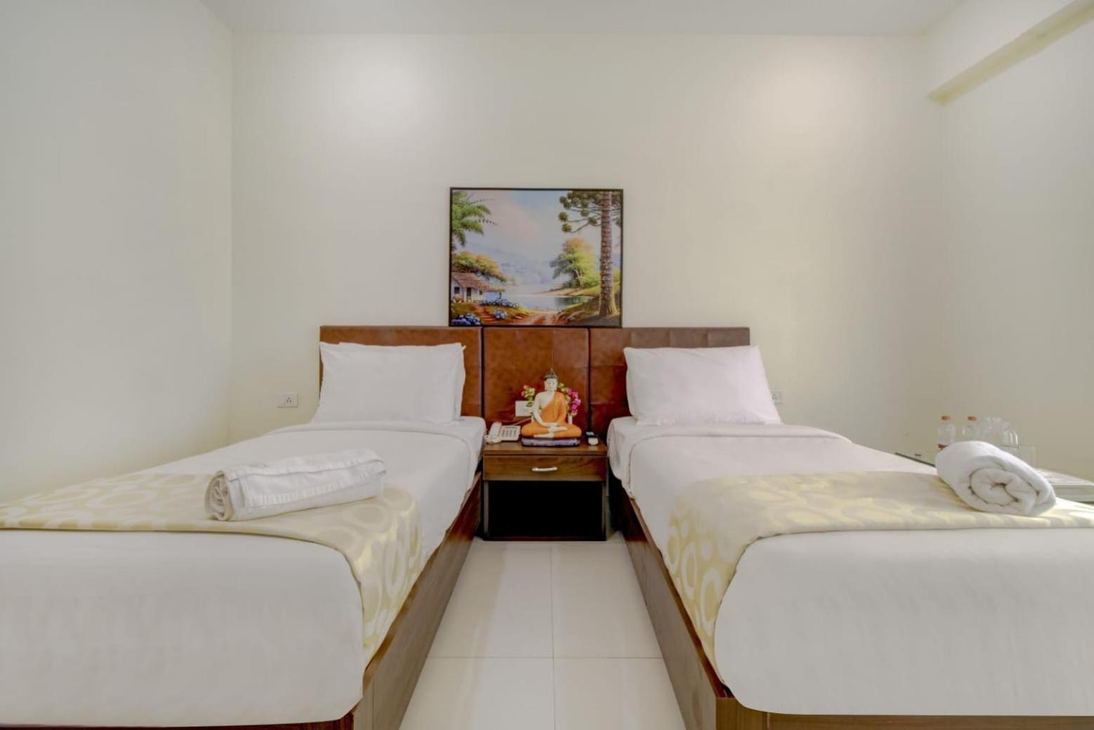 Hotel Lorven Visákhapatnam Kültér fotó